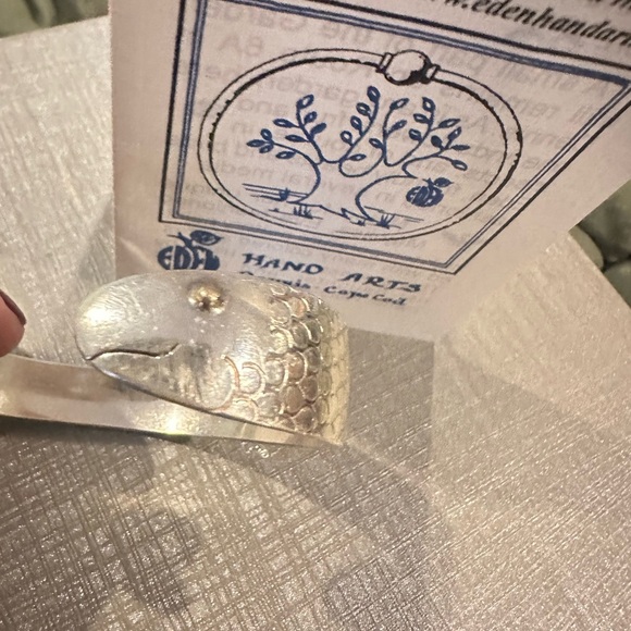 EDEN Herring Fish bangle - Picture 5 of 7